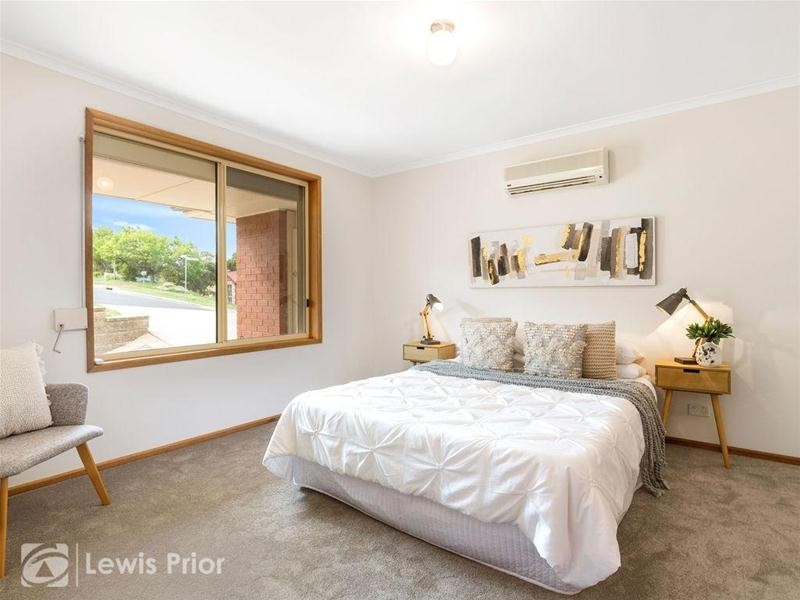 42 Vennachar Drive, Hallett Cove SA 5158
