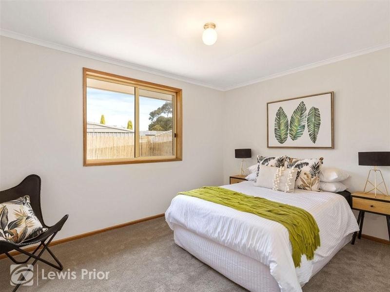 42 Vennachar Drive, Hallett Cove SA 5158