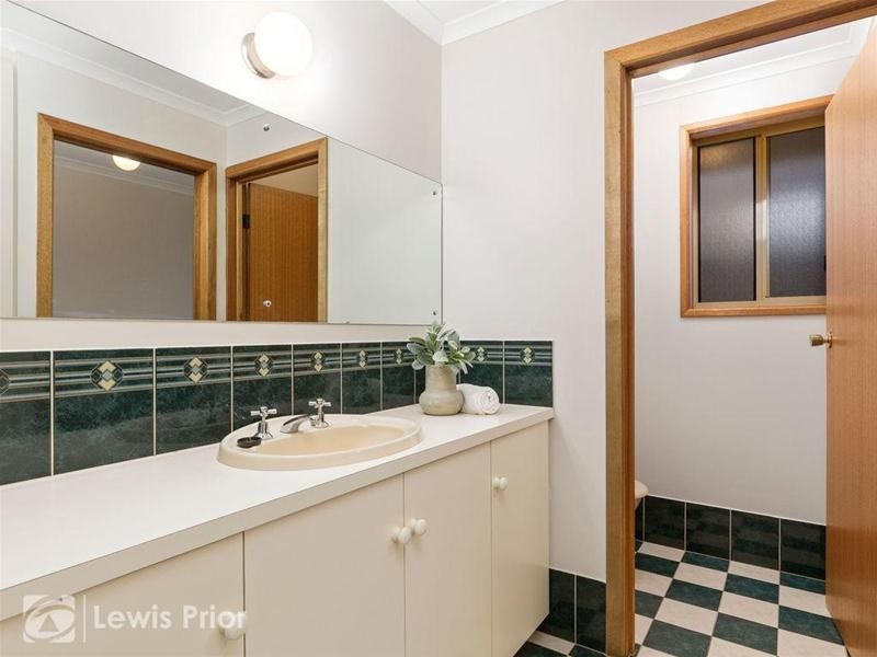 42 Vennachar Drive, Hallett Cove SA 5158