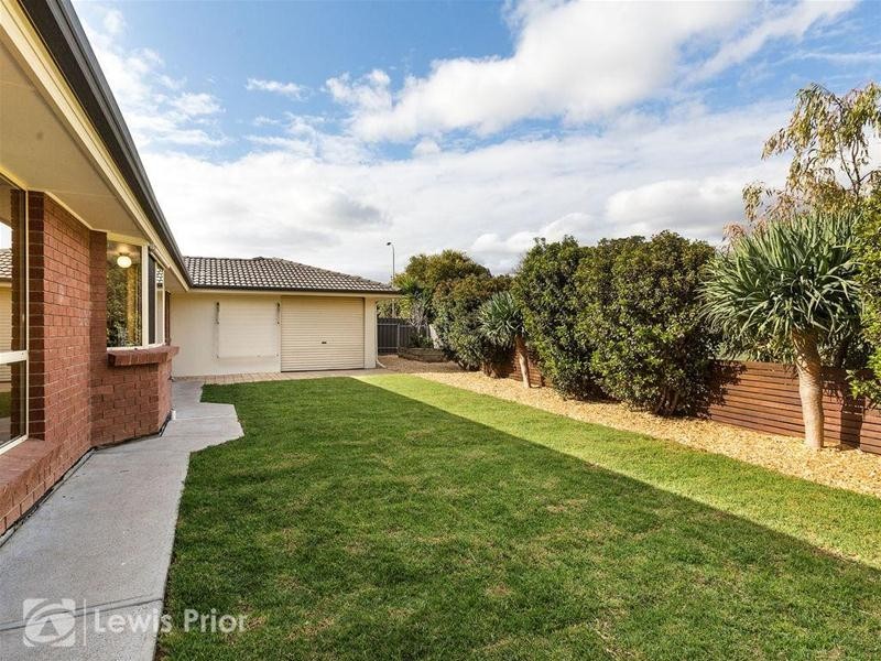 42 Vennachar Drive, Hallett Cove SA 5158