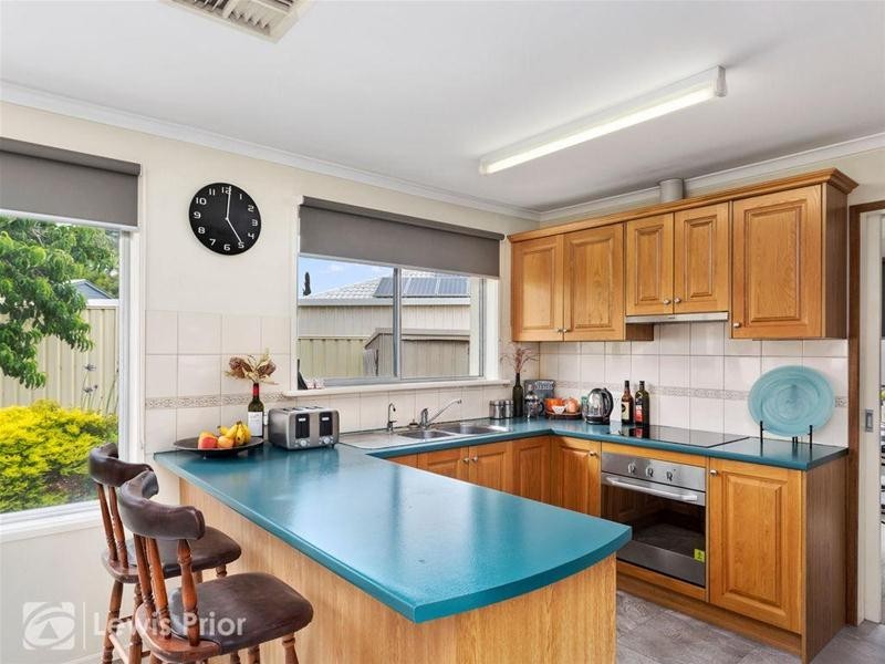 25 Whiteley Drive, Trott Park SA 5158