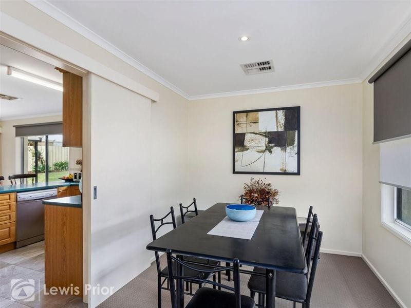 25 Whiteley Drive, Trott Park SA 5158