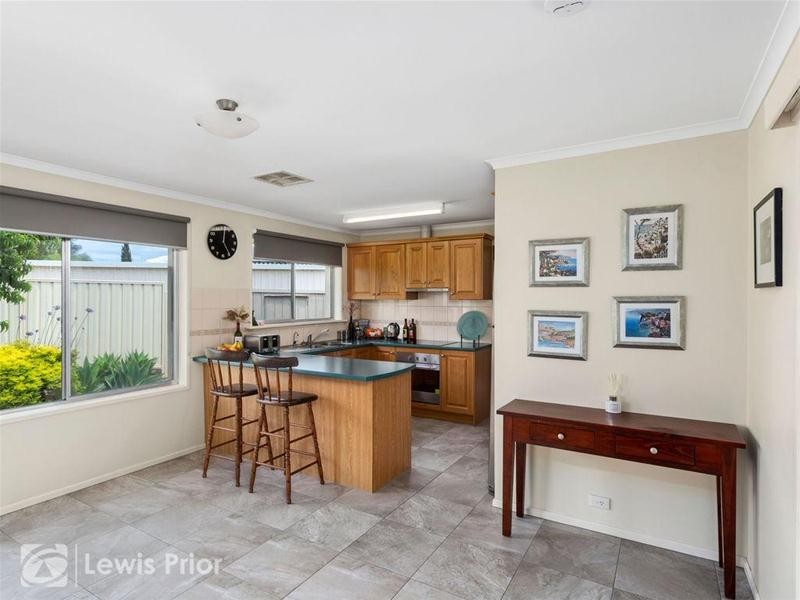 25 Whiteley Drive, Trott Park SA 5158