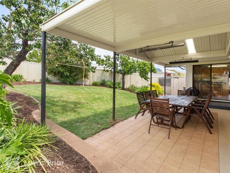 25 Whiteley Drive, Trott Park SA 5158