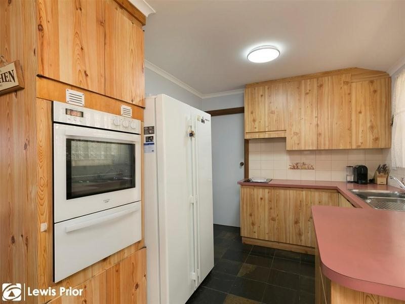 1 Rupara Court, Hallett Cove SA 5158