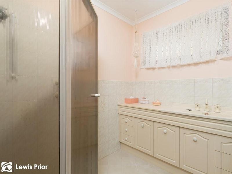 1 Rupara Court, Hallett Cove SA 5158