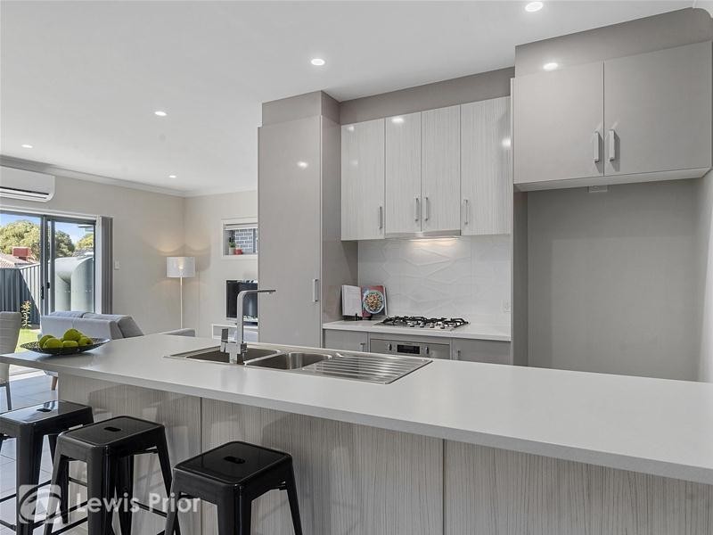 7a & 7b Wildwood Road, Happy Valley SA 5159