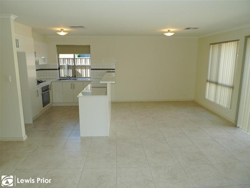 4 Travers Street, Sturt SA 5047