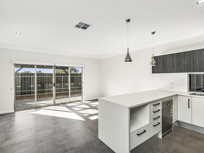 7 Sutherland Street, Park Holme SA 5043