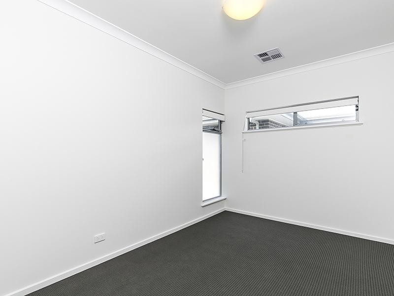 7 Sutherland Street, Park Holme SA 5043