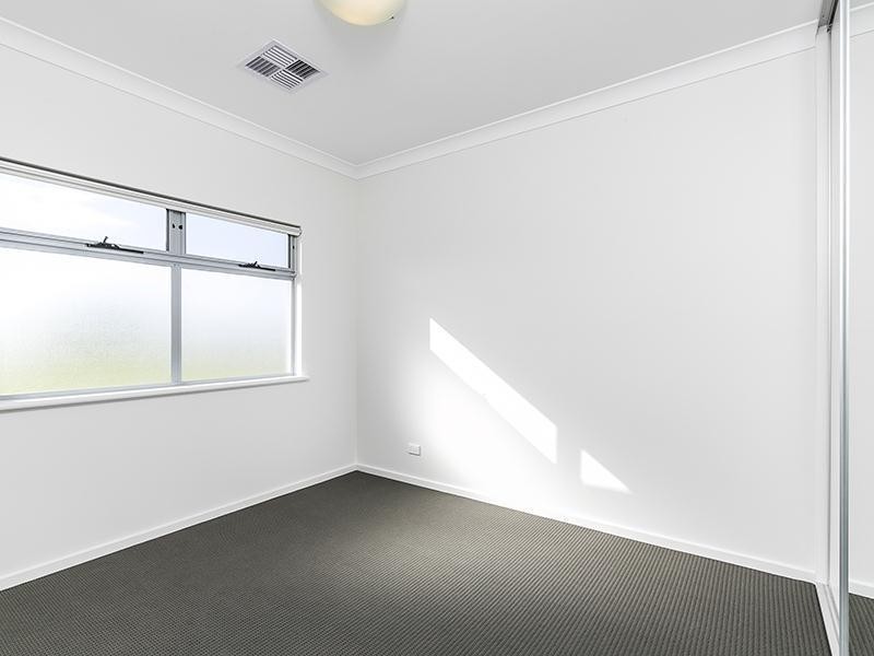 7 Sutherland Street, Park Holme SA 5043