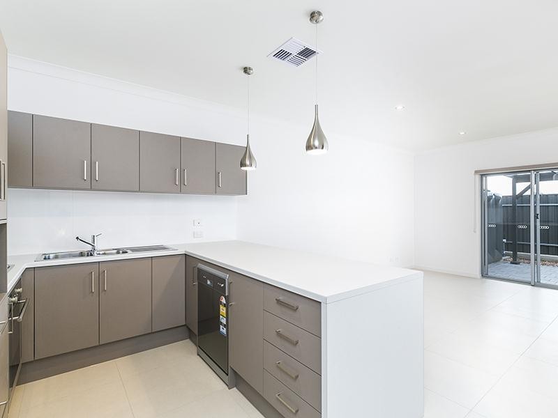 7 Sutherland Street, Park Holme SA 5043