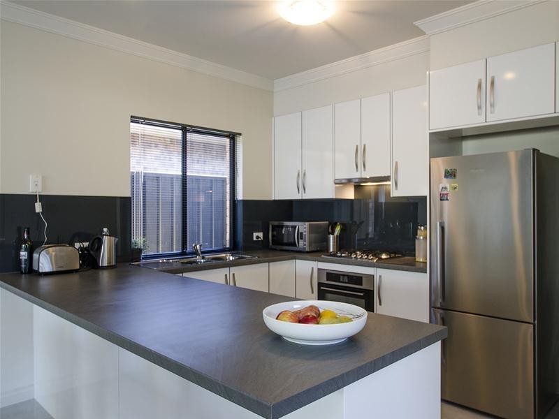 10 Ella Street, Dover Gardens SA 5048