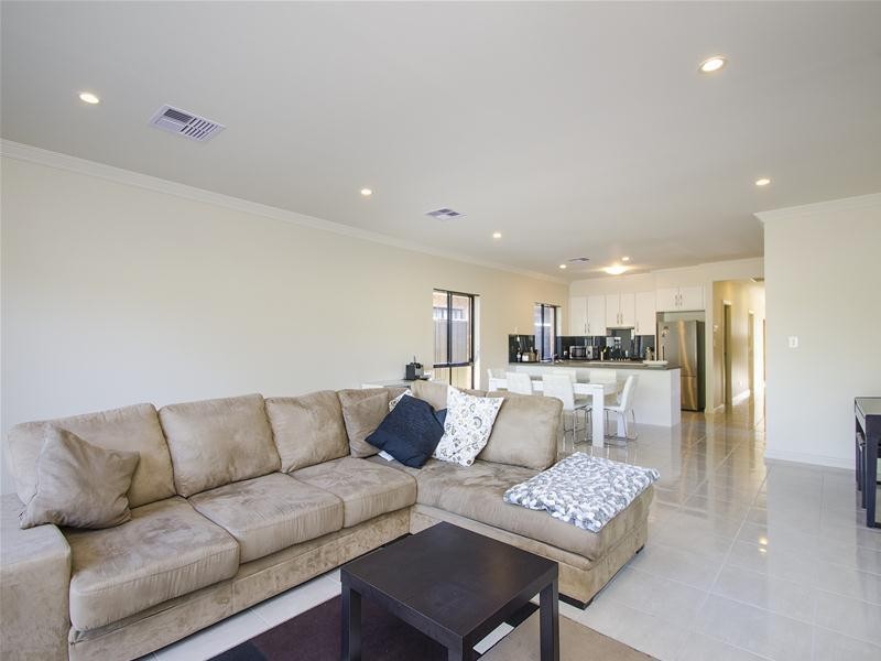 10 Ella Street, Dover Gardens SA 5048