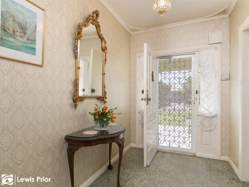 28 Windermere Avenue, Novar Gardens SA 5040