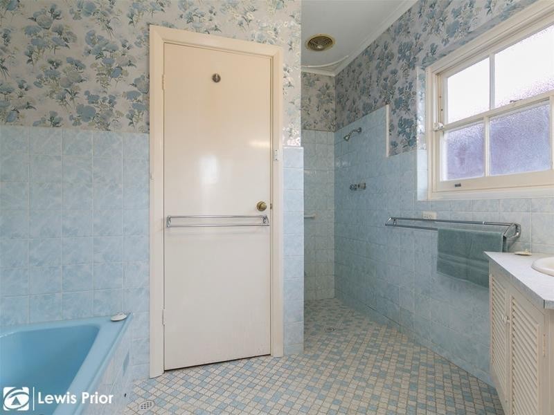 28 Windermere Avenue, Novar Gardens SA 5040