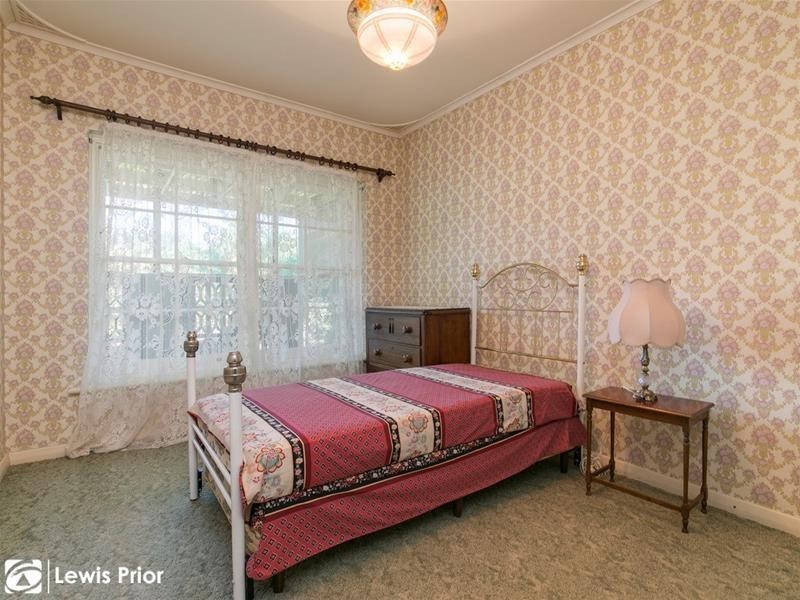 28 Windermere Avenue, Novar Gardens SA 5040