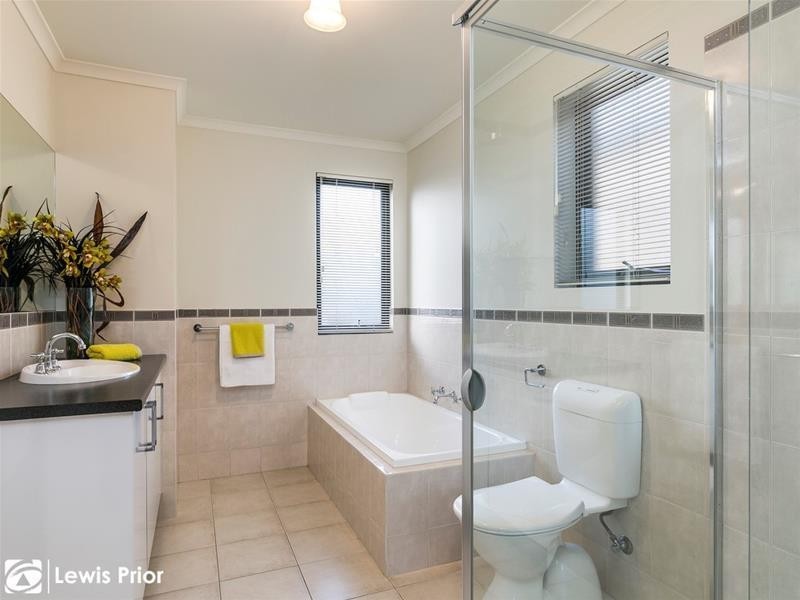 2A Raggatt Crescent, Mitchell Park SA 5043
