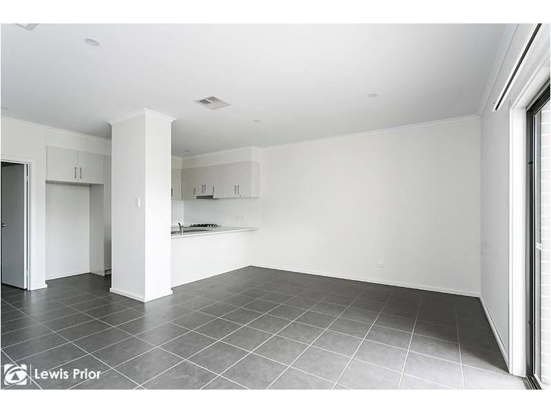 2b Greenasche Grove, Seacombe Gardens SA 5047