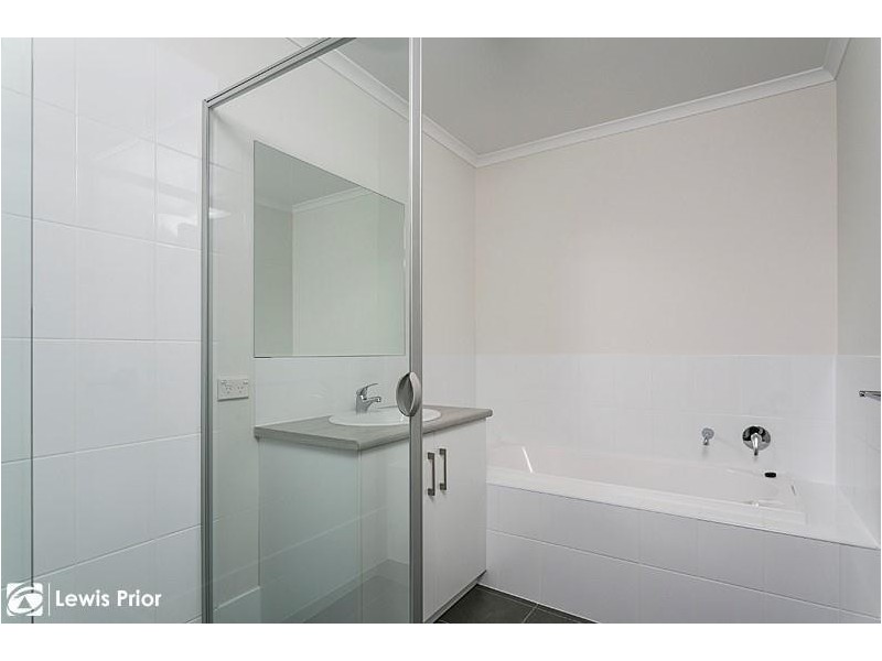 2b Greenasche Grove, Seacombe Gardens SA 5047