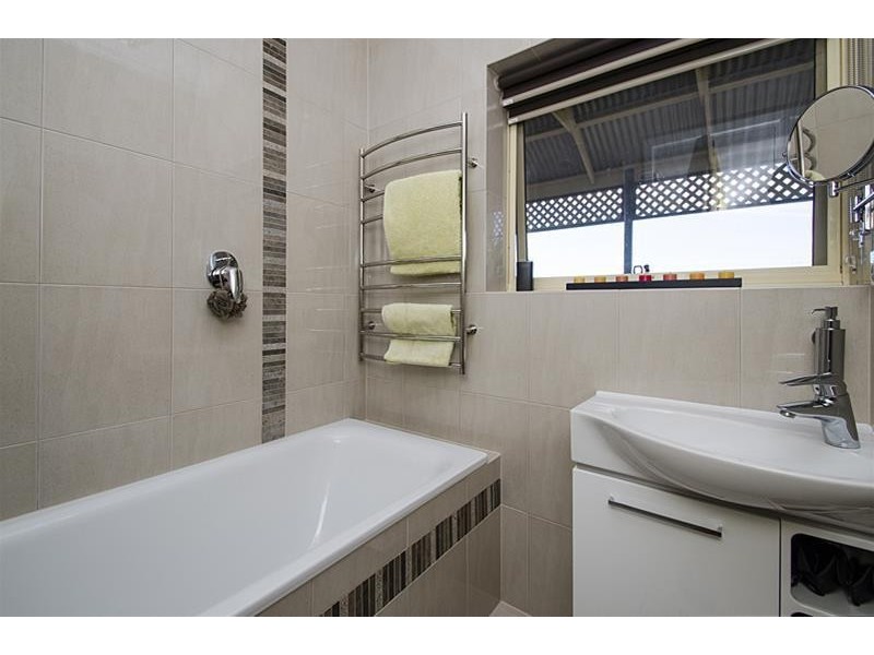 25 Chandada Street, Seaview Downs SA 5049