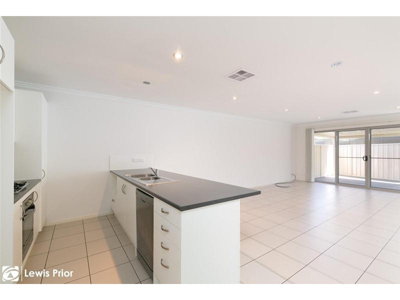 2c Carbnet Place, Seacombe Gardens SA 5047