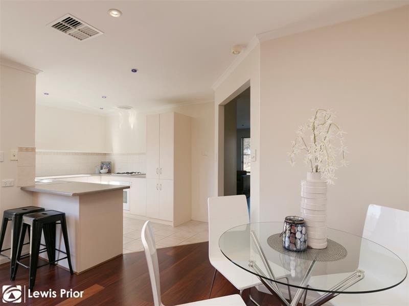 28 Sovereign Drive, Woodcroft SA 5162