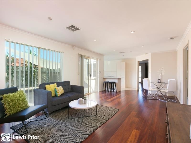 28 Sovereign Drive, Woodcroft SA 5162