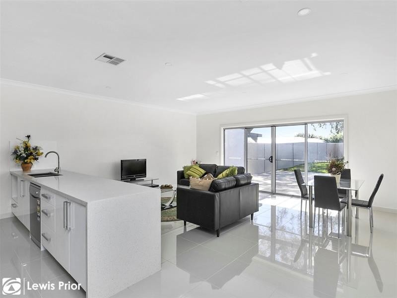 5a Quintus Terrace, Dover Gardens SA 5048