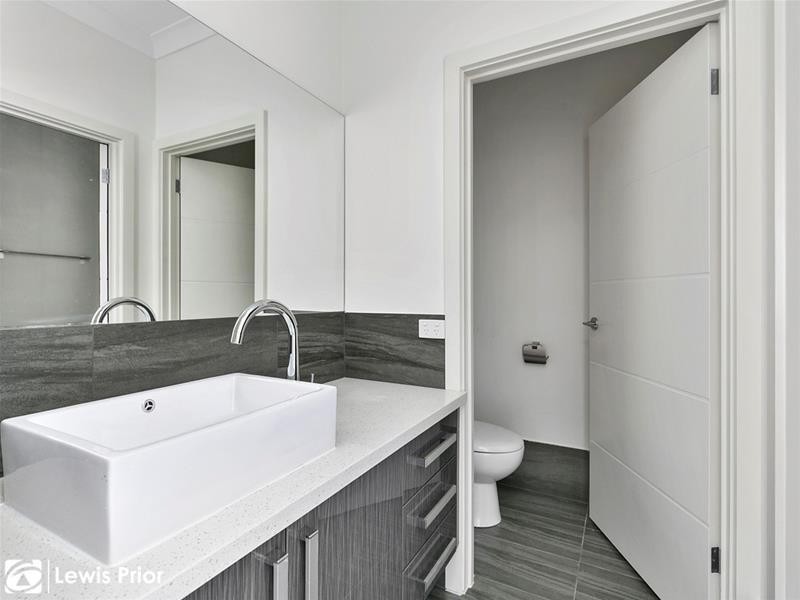 5a Quintus Terrace, Dover Gardens SA 5048