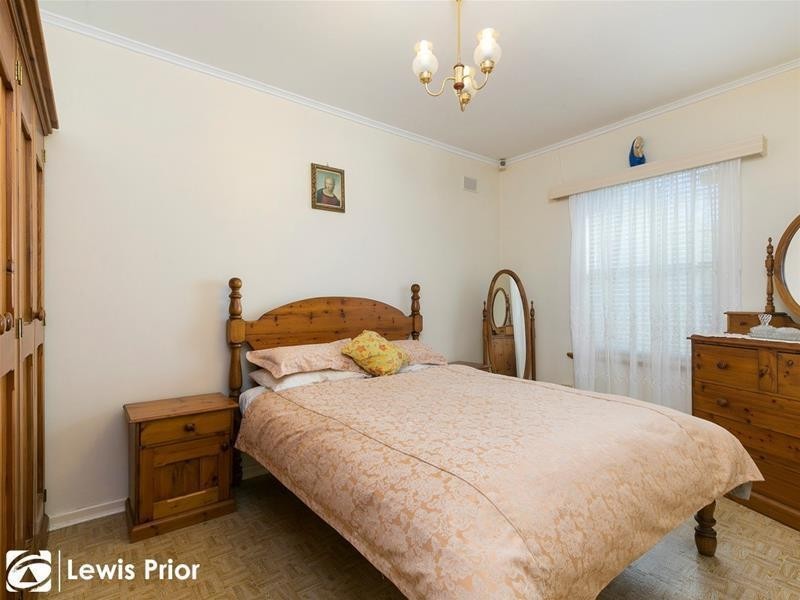 32 Nunyah Avenue, Park Holme SA 5043