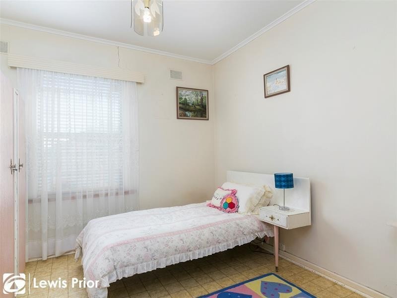 32 Nunyah Avenue, Park Holme SA 5043