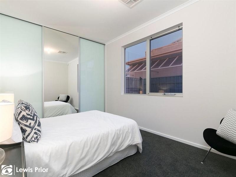 2c Crozier Terrace, Oaklands Park SA 5046