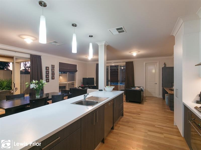 9/8 Cinnamon Way, Aberfoyle Park SA 5159