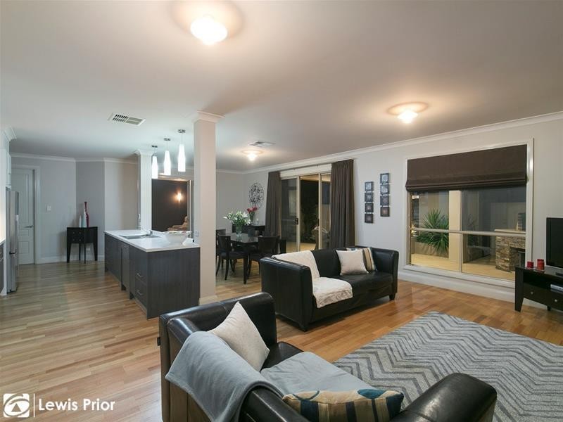 9/8 Cinnamon Way, Aberfoyle Park SA 5159