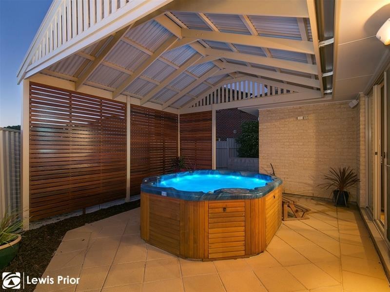 9/8 Cinnamon Way, Aberfoyle Park SA 5159