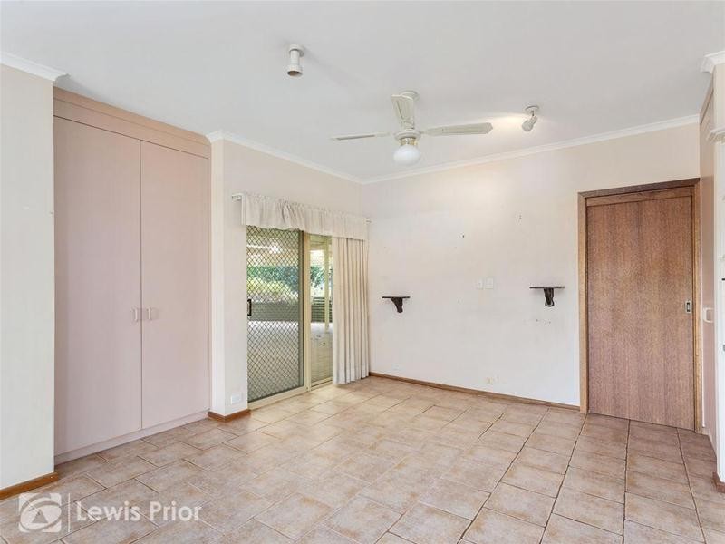 2 Triche Crescent, Hallett Cove SA 5158