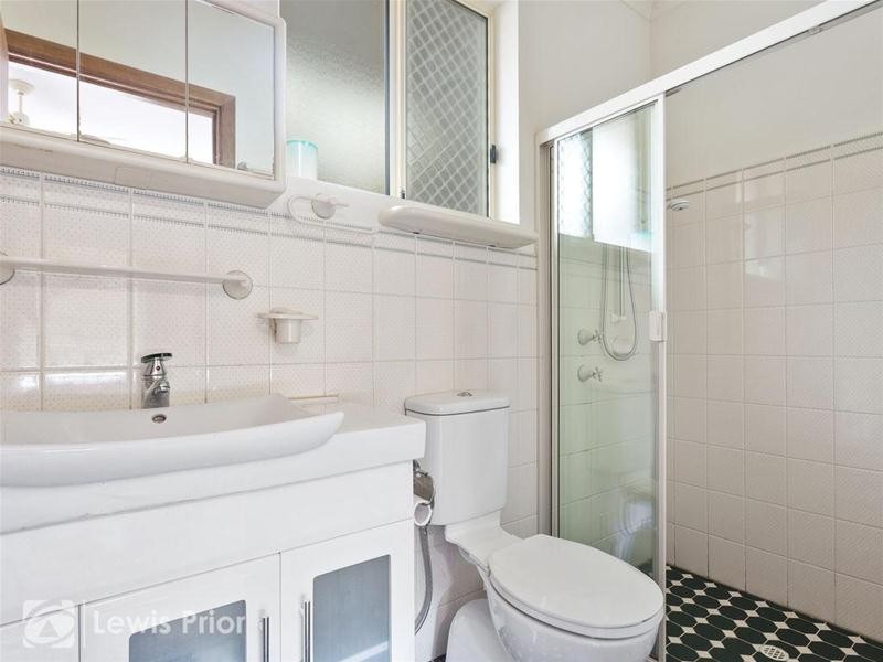 2 Triche Crescent, Hallett Cove SA 5158