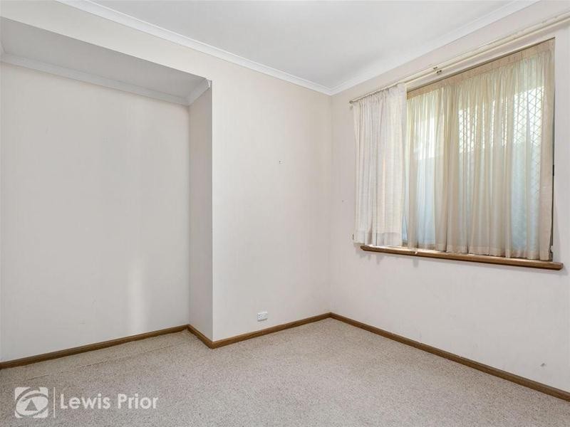 2 Triche Crescent, Hallett Cove SA 5158