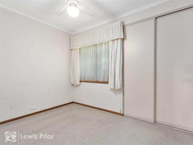 2 Triche Crescent, Hallett Cove SA 5158