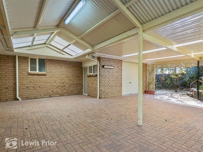 2 Triche Crescent, Hallett Cove SA 5158