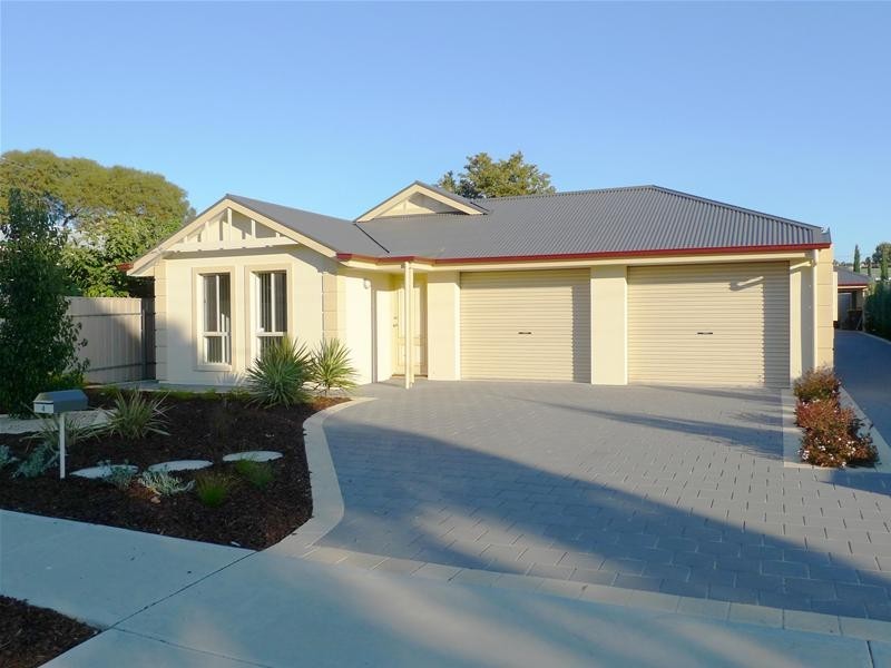 4 Travers Street, Sturt SA 5047