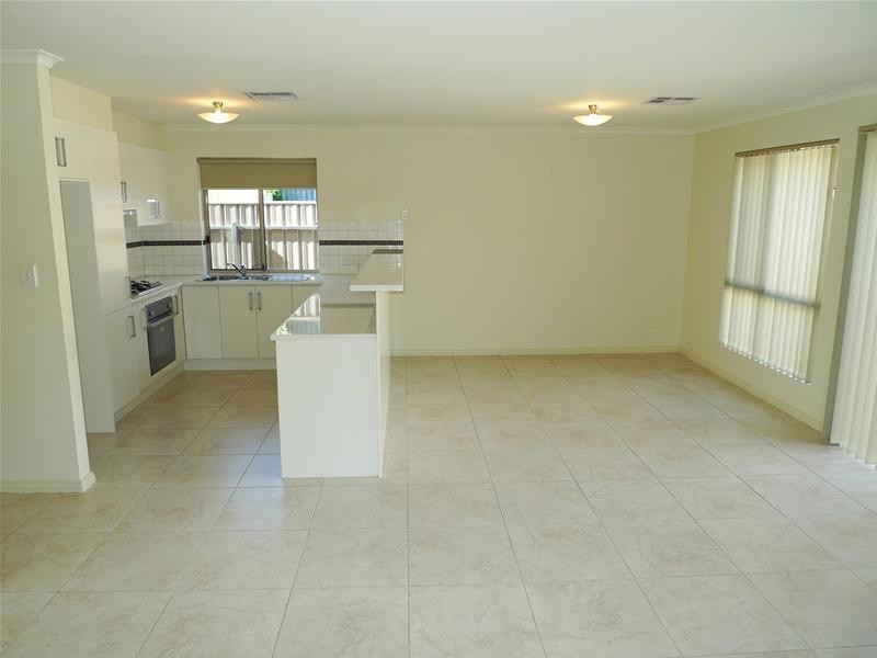 4 Travers Street, Sturt SA 5047