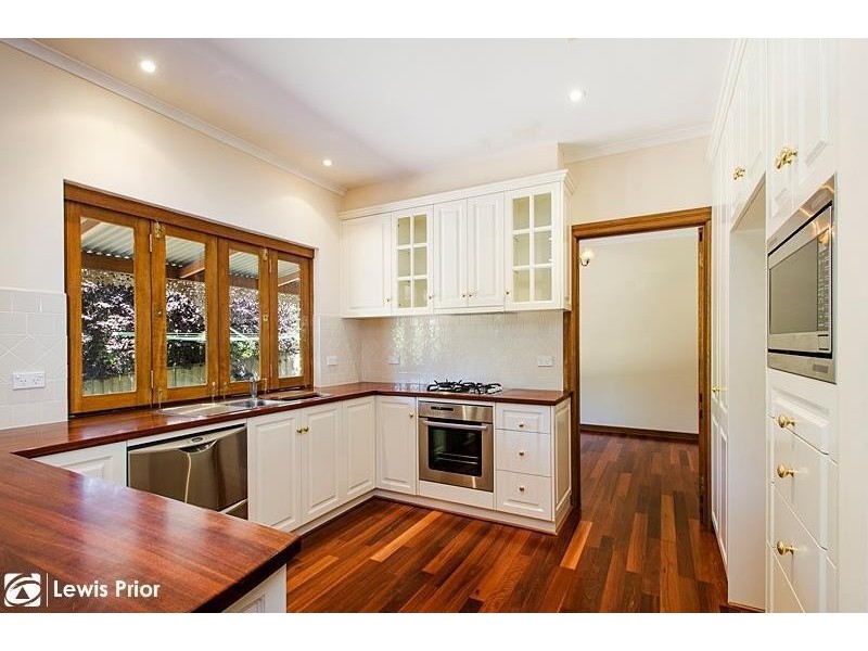 2 Tawny Court, Aberfoyle Park SA 5159