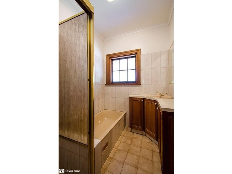 2 Tawny Court, Aberfoyle Park SA 5159