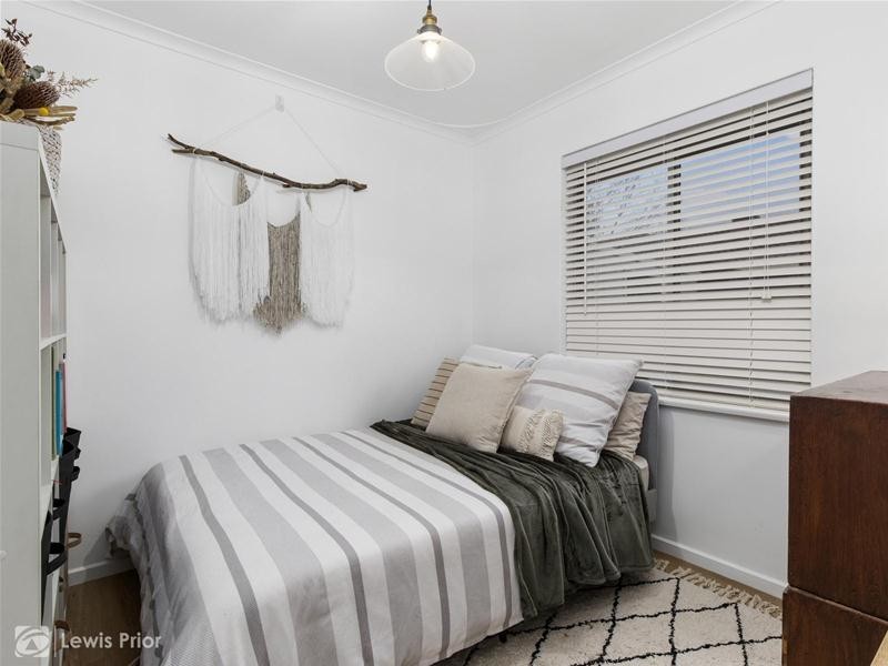 1/4 First Avenue, Warradale SA 5046