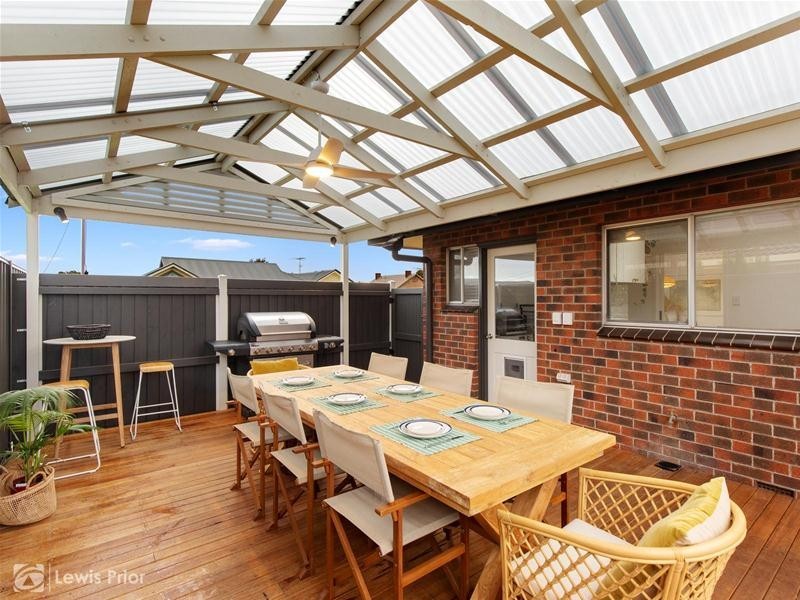 1/4 First Avenue, Warradale SA 5046