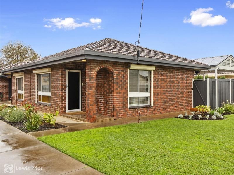1/4 First Avenue, Warradale SA 5046