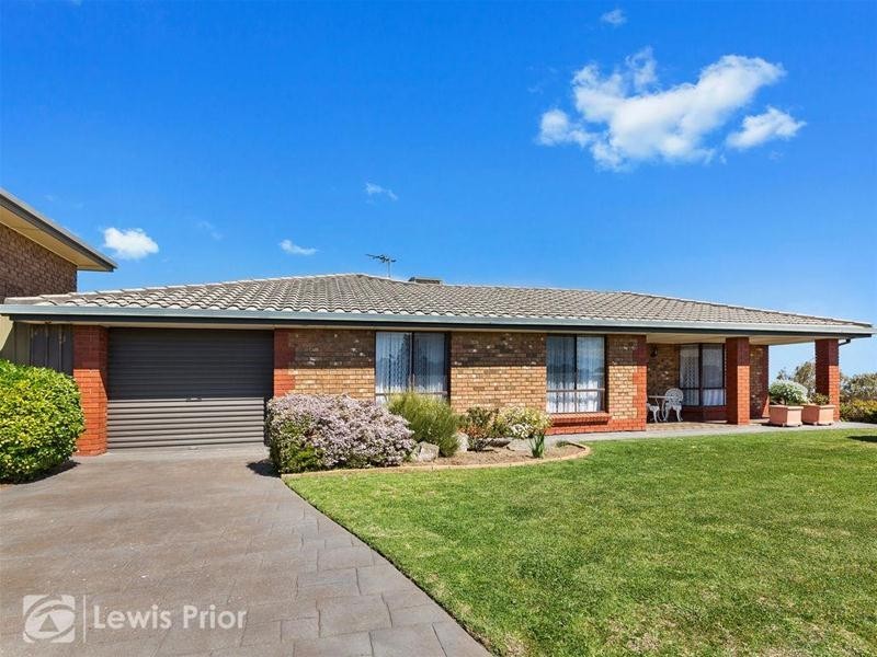 2 Alfonso Drive, Hallett Cove SA 5158