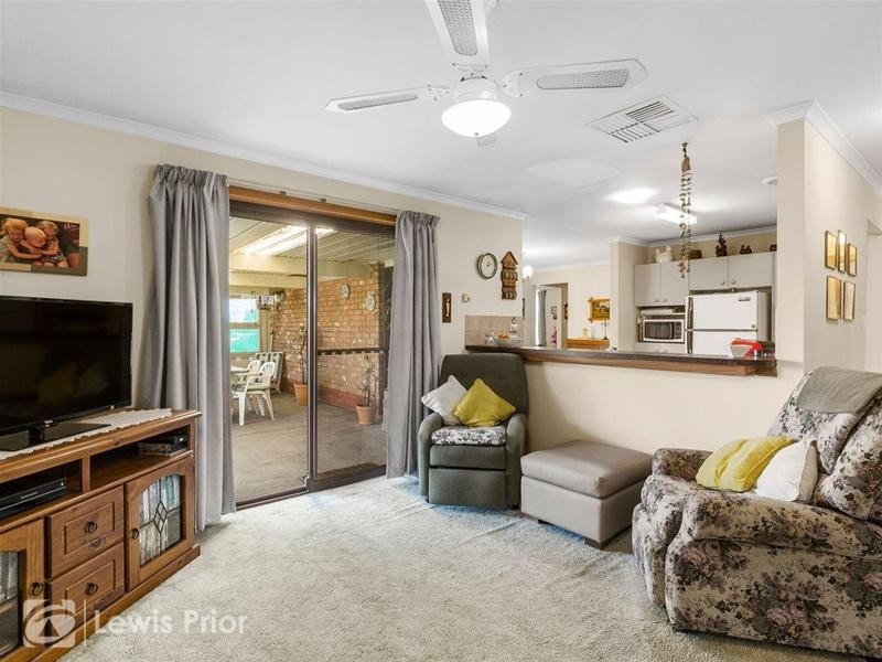 2 Alfonso Drive, Hallett Cove SA 5158